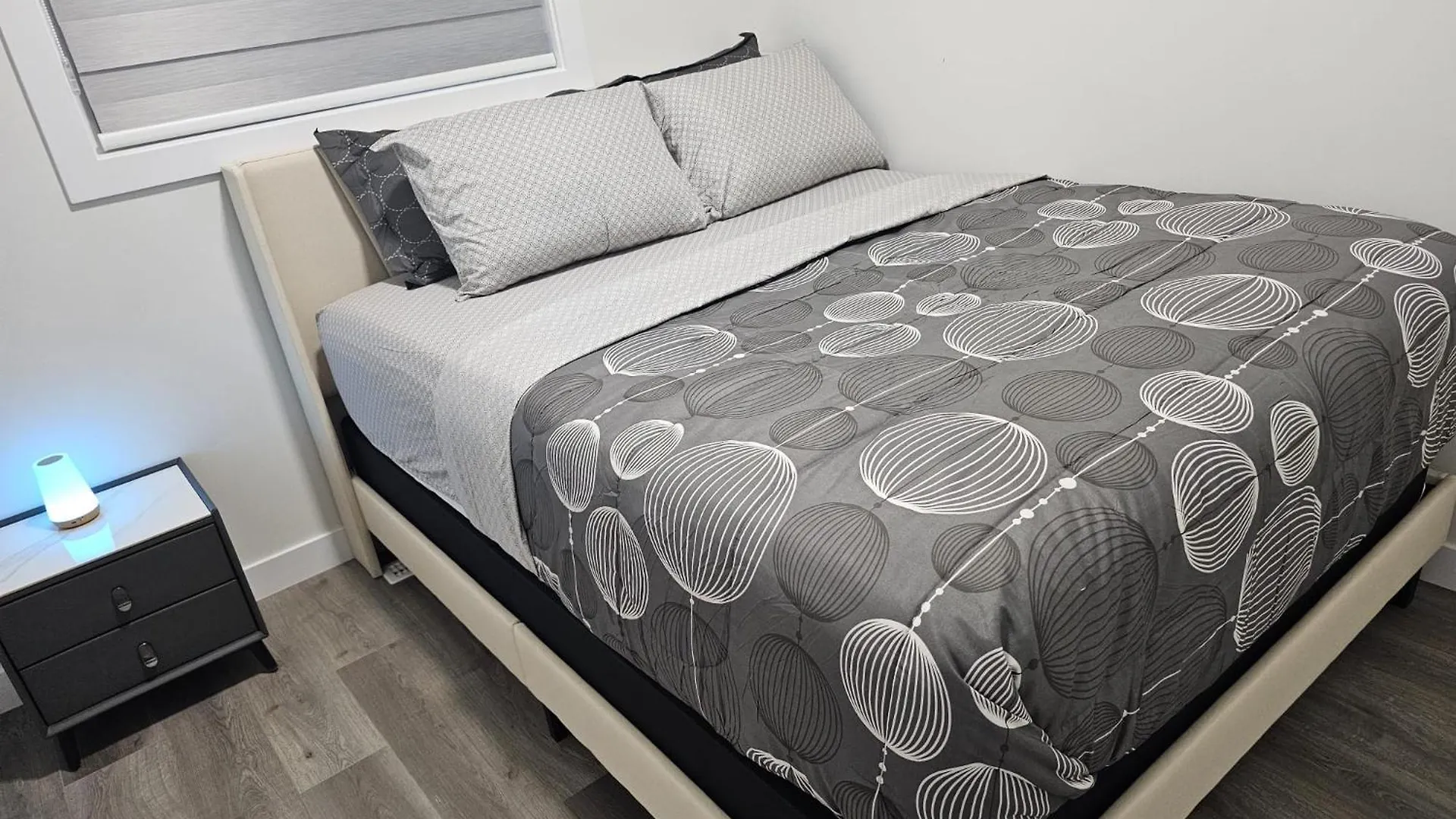 Sleek Home In Trendy Community At Sw, Edmonton Canada