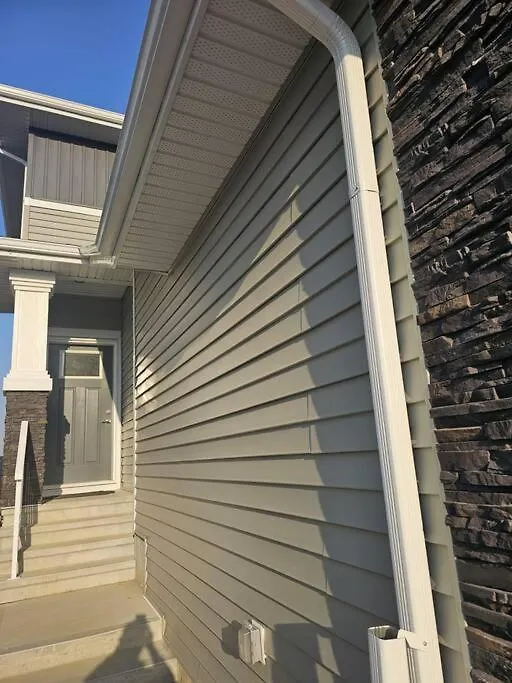Sleek Home In Trendy Community At Sw, Edmonton Holiday home