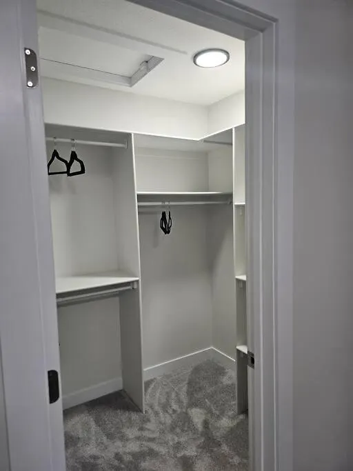 Holiday home Sleek Home In Trendy Community At Sw, Edmonton