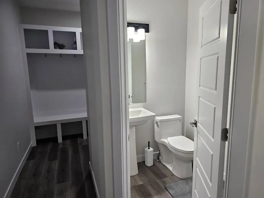 Sleek Home In Trendy Community At Sw, Edmonton