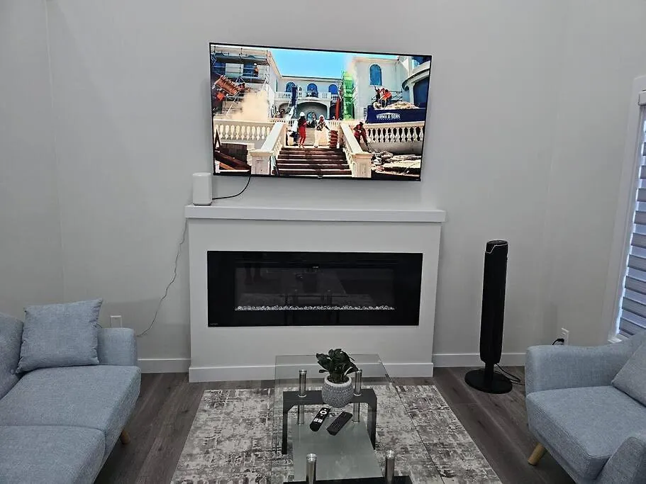 Sleek Home In Trendy Community At Sw, Edmonton 0*,